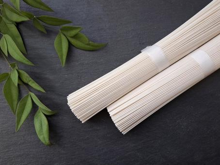 2 bundles of somen noodles_black background, JPG