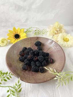 Vitamins and polyphenols in blackberries, JPG
