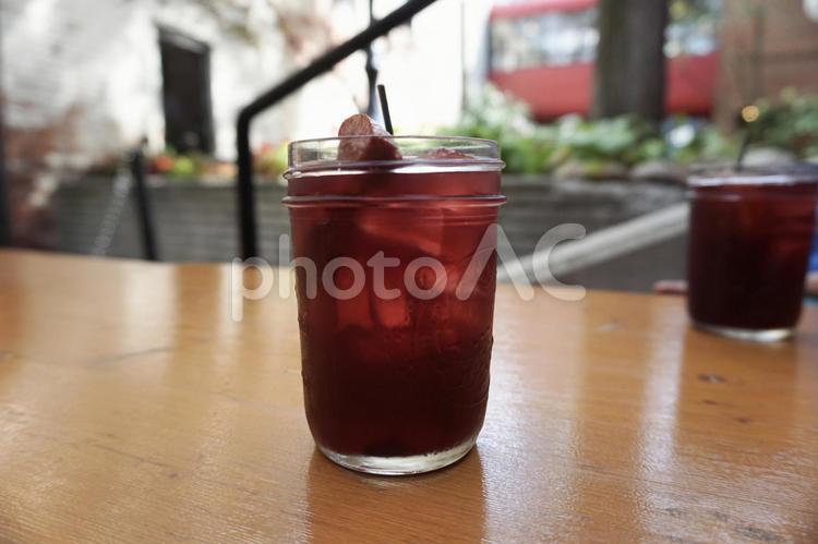 昼からお酒 カフェ,おしゃれ,海外の写真素材