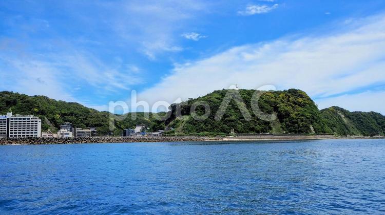夏の鯛ノ浦・船から見る天津小湊（鴨川市） 夏,鯛の浦,鴨川市の写真素材
