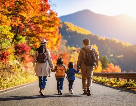 秋の紅葉の中を散歩 秋の紅葉の中を散歩の写真