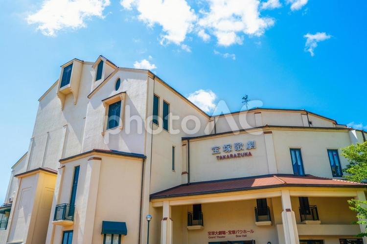 宝塚歌劇の外観 宝塚歌劇,宝塚,宝塚大劇場の写真素材