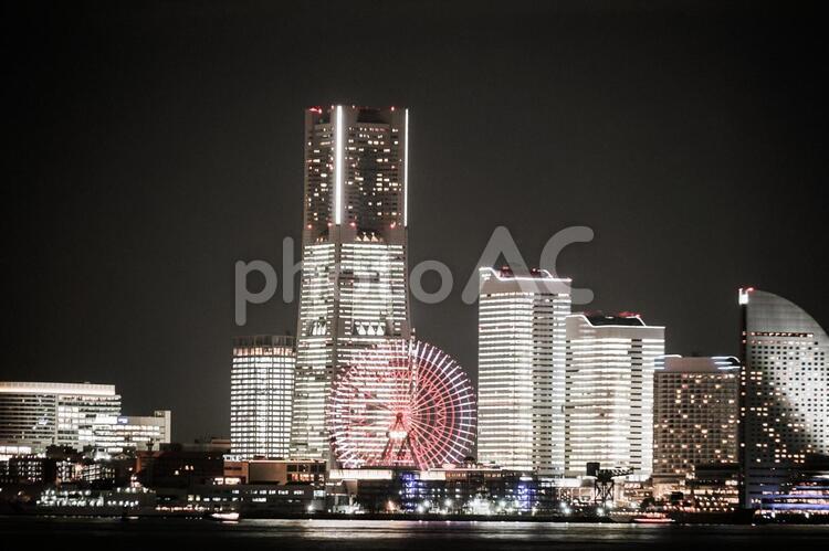 横浜みなとみらいの夜景（全館ライトアップ時） 横浜みなとみらい,全館ライトアップ,ライトアップの写真素材