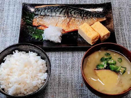 焼き魚の定食 ご飯,食事,焼き魚の写真素材