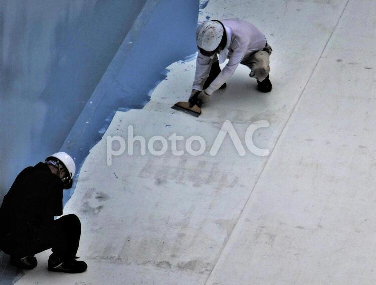 修復中の屋外プール 修復,平滑化,バリ取りの写真素材