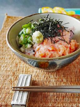 鮪のたたき丼 鮪のたたき丼 鮪のたたき,まぐろ,海鮮丼の写真素材