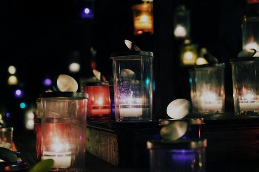 色とりどりのキャンドルライト キャンドル,ランタン,炎の写真素材