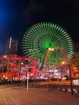 みなとみらい観覧車 みなとみらい観覧車 みなとみらい,観覧車,ライトアップの写真素材