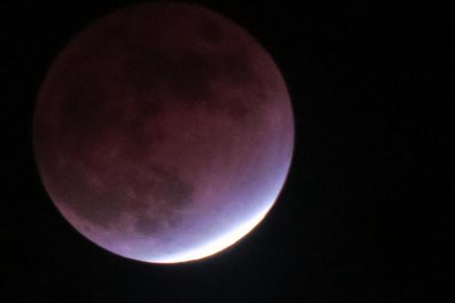 Lunar eclipse 2021.11.19 Impressive beautiful mysterious natural material texture background material Lunar eclipse 2021.11.19 Impressive beautiful mysterious natural material texture background material