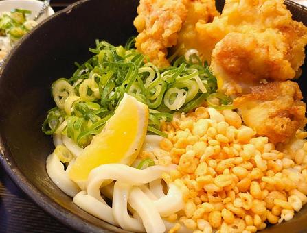 とり天うどん(アップ)うどん屋 とり天うどん(アップ)うどん屋 ランチ,うどん,鶏天の写真素材