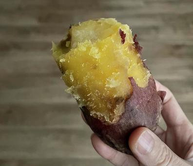 焼き芋3 焼き芋,ヤキイモ,さつまいもの写真素材