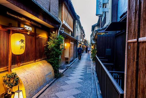 京都市　祇園の町並み 祇園,京都,街並みの写真素材