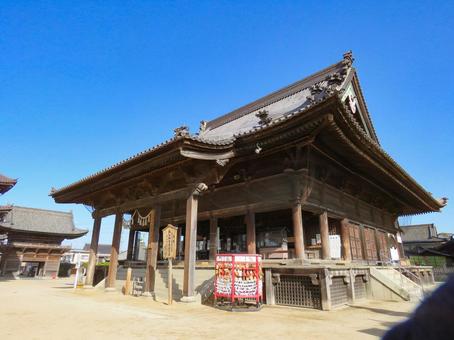 岡山県 西大寺の本堂 岡山県 西大寺の本堂 西大寺,風景,寺社仏閣の写真素材