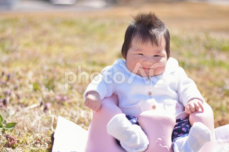 生後２ヶ月の赤ちゃん 2ヶ月,お外,外の写真素材