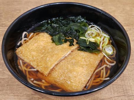 老舗そば屋の「きつねそば」 お揚げ,きつねそば,そば屋の写真素材