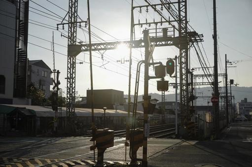 日が暮れる　線路沿い 近鉄線,ドラマチック,線路の写真素材