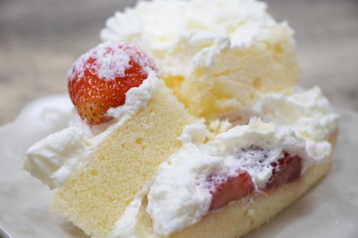 崩れたケーキ 崩れたケーキの写真