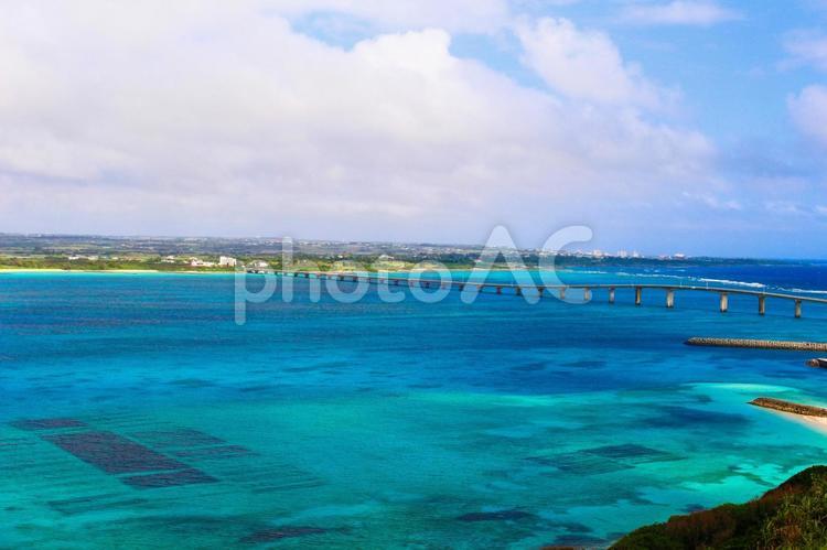 宮古島（来間大橋）の風景 海,自然,風景の写真素材