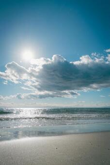 水平線と空と雲 海岸,砂浜,水平線の写真素材