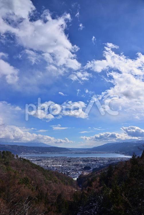 塩尻峠から諏訪湖を眺める 諏訪湖,塩尻峠,岡谷市の写真素材