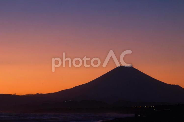 夕暮れの富士山 辻堂海岸,湘南,富士山の写真素材
