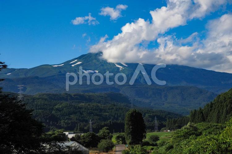 眺海の森からの鳥海山 山形県,酒田市,公園の写真素材