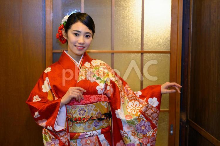 和風の室内にいる20代の着物の女性 女性,着物,和服の写真素材