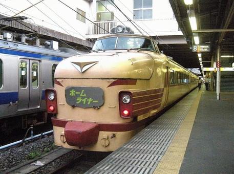 489系ホームライナー号 上野にて 489系ホームライナー号 上野にての写真