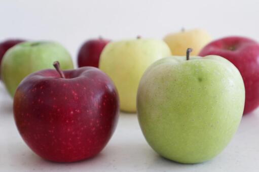 鮮やかなりんご 林檎,果物,アップルの写真素材