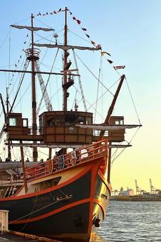 遊覧船サンタマリア号 遊覧船サンタマリア号 サンタマリア号,帆船,係留の写真素材