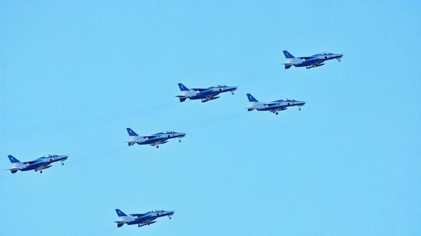 ブルーインパルス ブルーインパルス,飛行機,ジェット機の写真素材