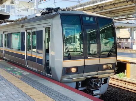 停車中の普通電車 普通電車,鉄道,交通の写真素材