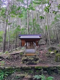 山の神様 祠,神社,山の写真素材