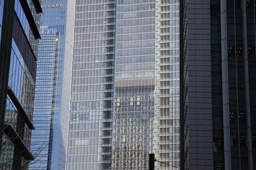 超高層ビルのビル街の街並み 超高層ビルのビル街の街並みの写真