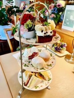 Afternoon Tea, JPG