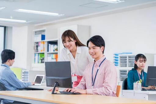 オフィスで仕事をするビジネスマン。 ビジネス,人物,日本人の写真素材