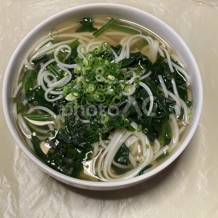 五島うどん、ほうれん草 うどん,五島うどん,麺類の写真素材