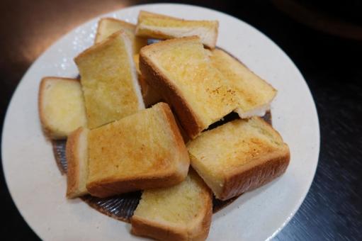 カットしたトースト（上から）の写真