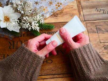 ハンドクリーム.2 ハンドクリーム,手,肌荒れの写真素材