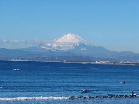 富士山が見える湘南の海 富士山が見える湘南の海の写真