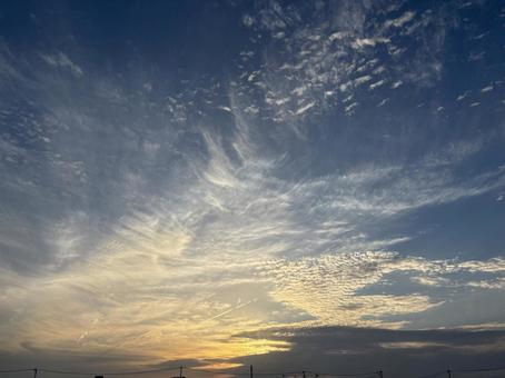夕暮れ時の雲 夕暮れ時の雲の写真
