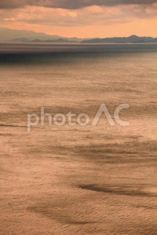 荒れた岬の海2 荒れた海,佐田岬,愛媛の写真素材