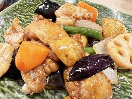 美味しそうな鶏と野菜の黒酢餡かけ 鶏と野菜の黒酢あんかけ,鶏,鶏肉の写真素材