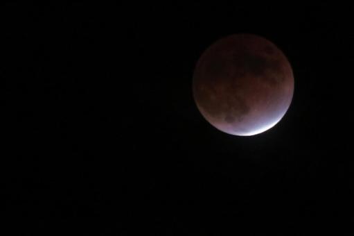 Lunar eclipse 2021.11.19 Impressive beautiful mysterious natural material texture background material Lunar eclipse 2021.11.19 Impressive beautiful mysterious natural material texture background material