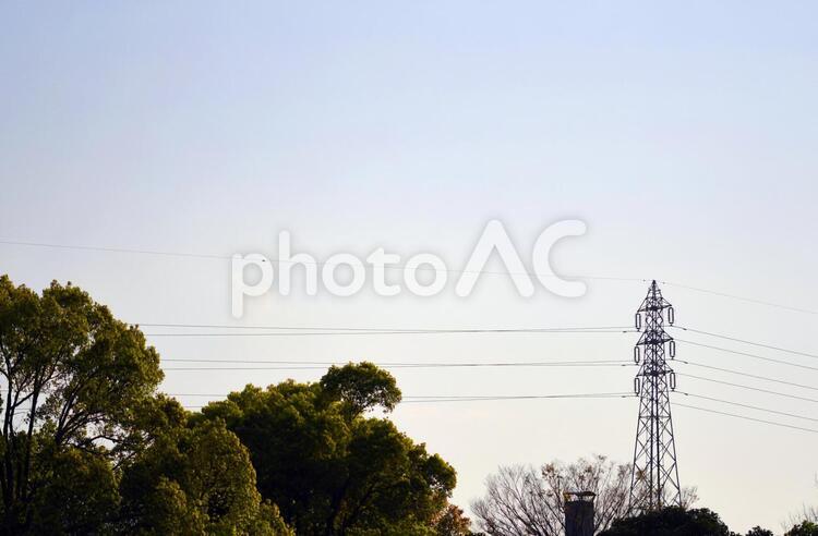 鉄塔がある風景 鉄塔,送電線,電線の写真素材