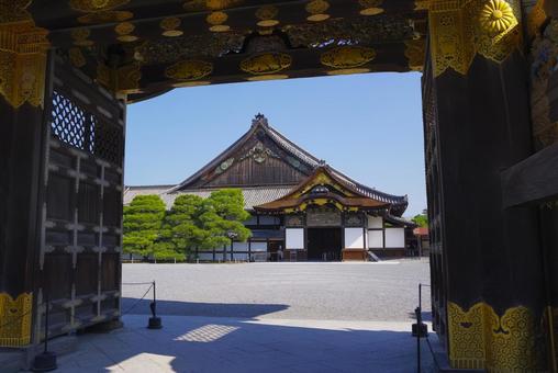 世界遺産 二条城の唐門と豪華な装飾 世界遺産 二条城の唐門と豪華な装飾 二条城,唐門,世界遺産の写真素材