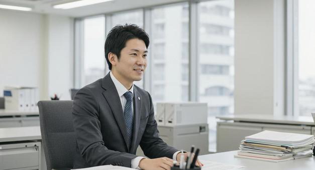 働く男性 事務 仕事 働く男性 事務 仕事の写真