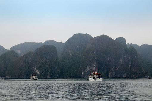 ベトナムの世界遺産ハロン湾風景 ベトナムの世界遺産ハロン湾風景 観光,観光名所,観光スポットの写真素材