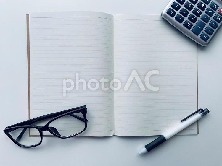 家計簿　オフィス 家計簿,やりくり,主婦の写真素材