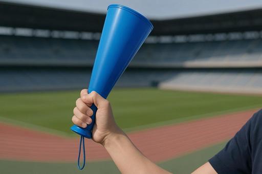 青いメガホンで応援する手・スポーツ観戦 青いメガホンで応援する手・スポーツ観戦の写真